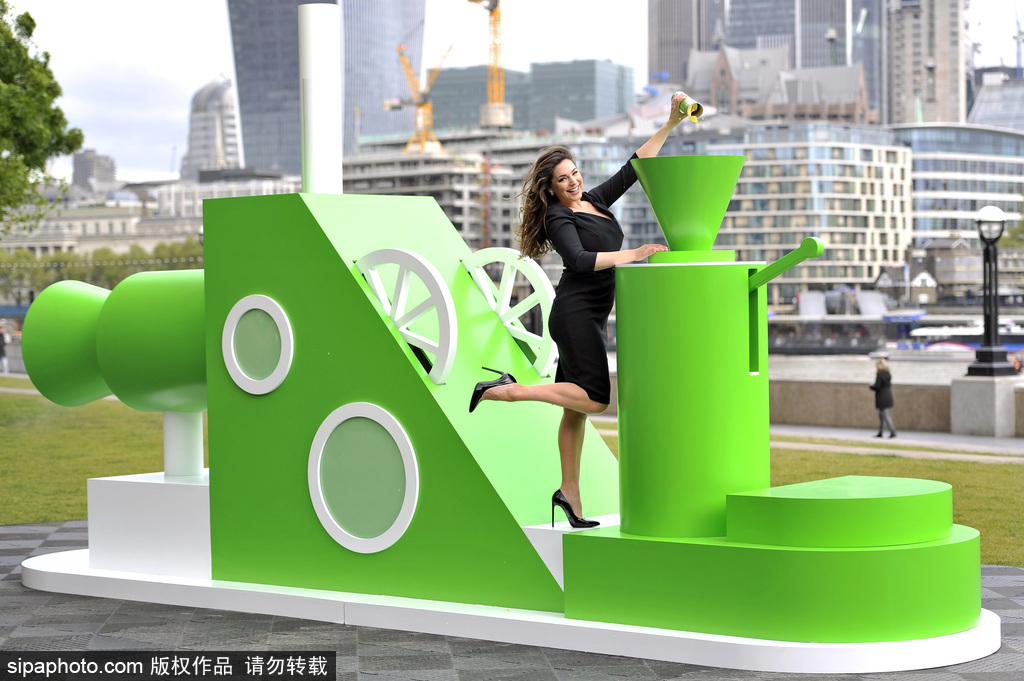 神奇！英國現巨型薯片機 可將薯片轉化成“味道云”