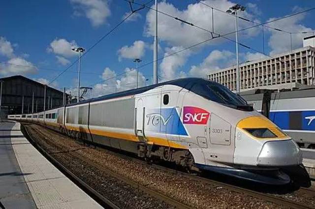 厭倦了國內(nèi)高鐵餐？來看看“別人家的盒飯”長啥樣