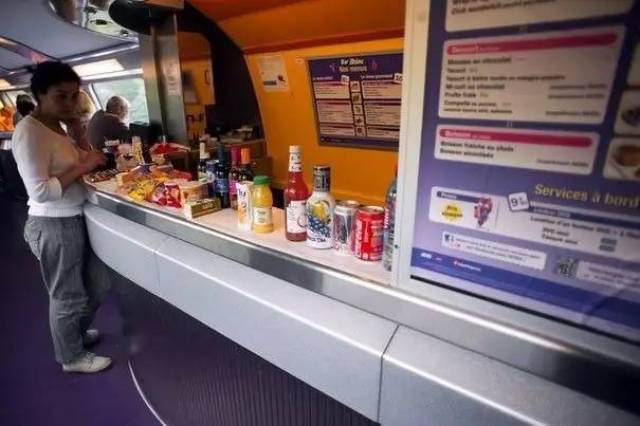 厭倦了國內(nèi)高鐵餐？來看看“別人家的盒飯”長啥樣