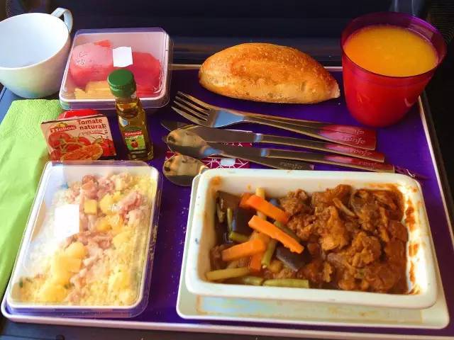 厭倦了國內高鐵餐？來看看“別人家的盒飯”長啥樣