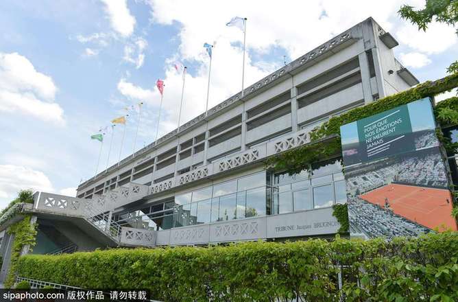 巴黎各景點(diǎn)裝飾一新 為申辦2024年奧運(yùn)會(huì)拉票