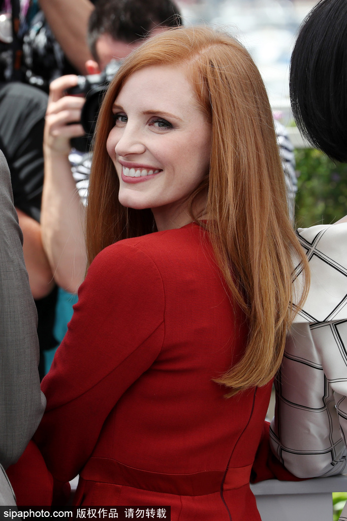 70屆戛納：笑的那個甜吶！被杰西卡·查斯坦的笑顏迷倒