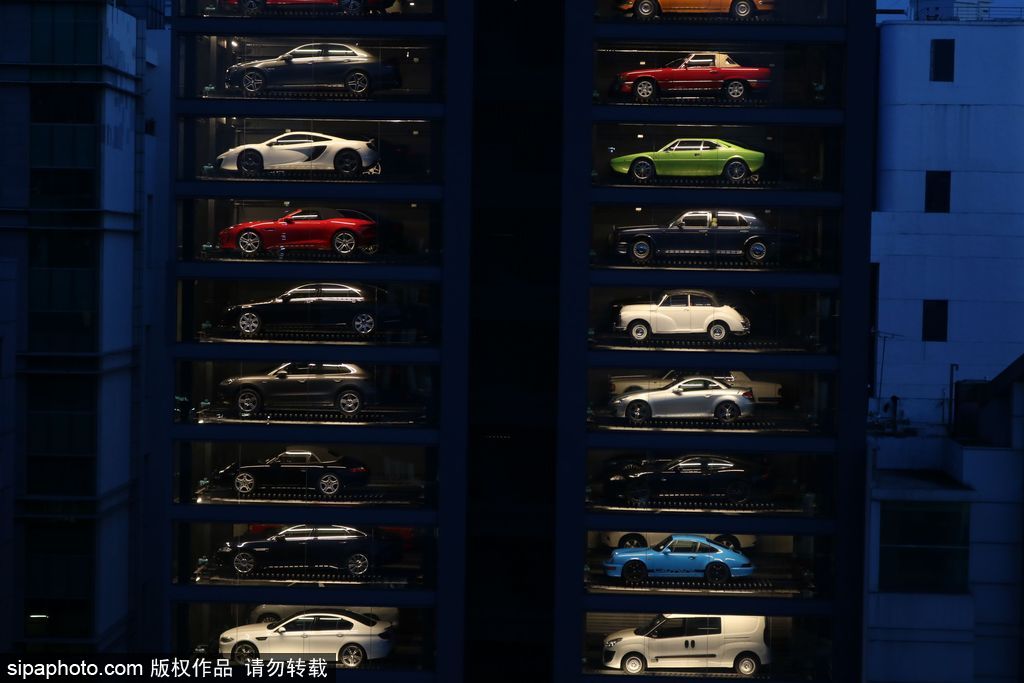 投幣買豪車！新加坡現世界最高汽車自動售貨機達15層樓