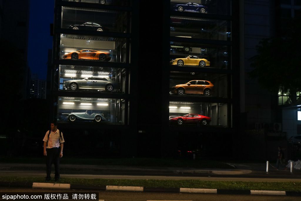 投幣買豪車！新加坡現世界最高汽車自動售貨機達15層樓