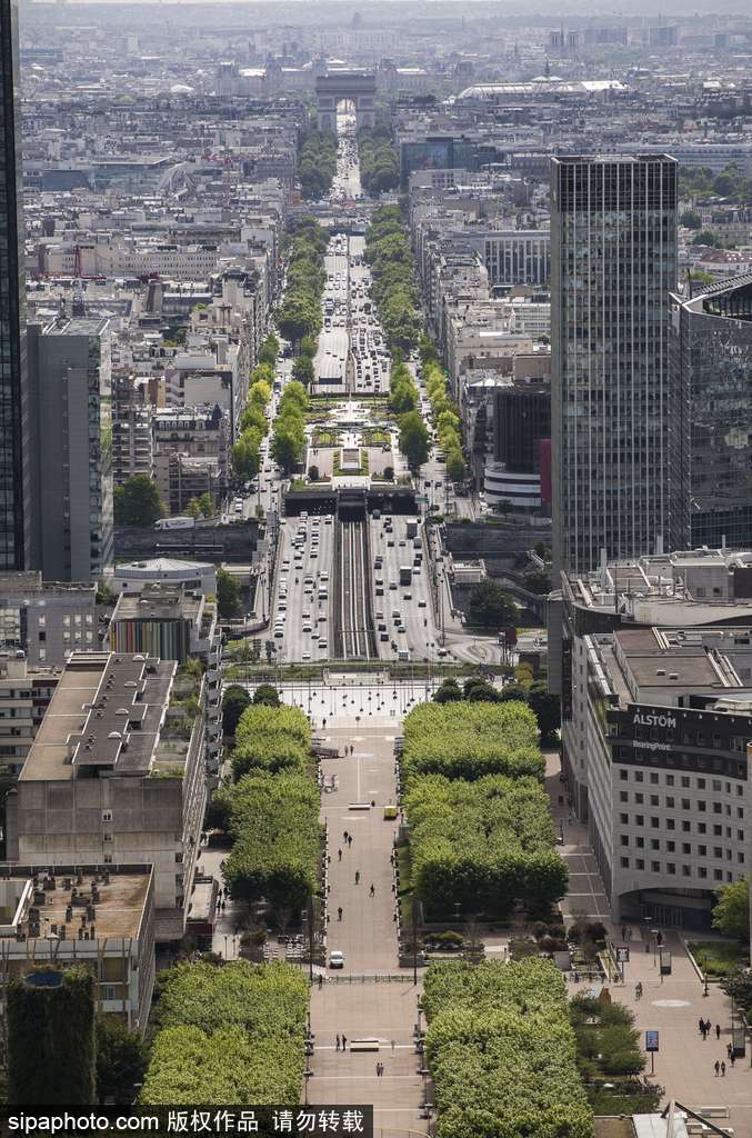 法國：凱旋門視角下的巴黎城市風(fēng)光