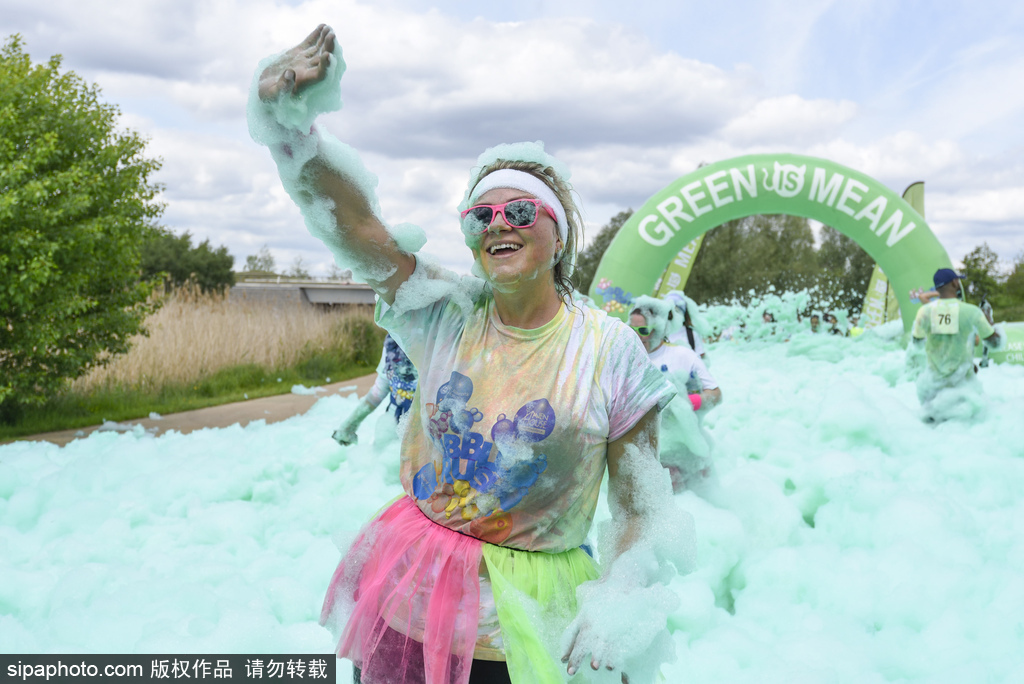 地球上最開心的五公里！英國泡泡跑歡樂來襲嗨翻天