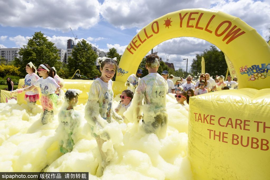 地球上最開心的五公里！英國泡泡跑歡樂來襲嗨翻天