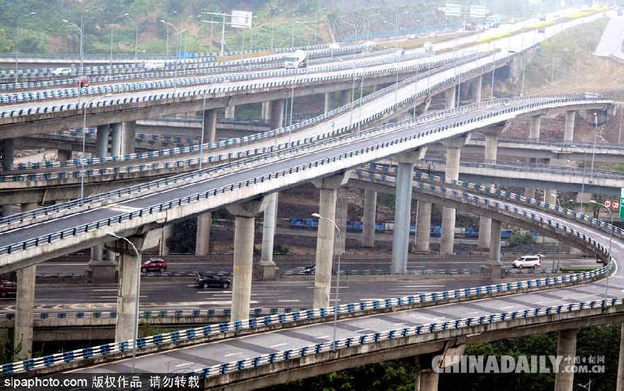 導(dǎo)航看哭車主看暈！重慶最復(fù)雜立交橋壯觀無比