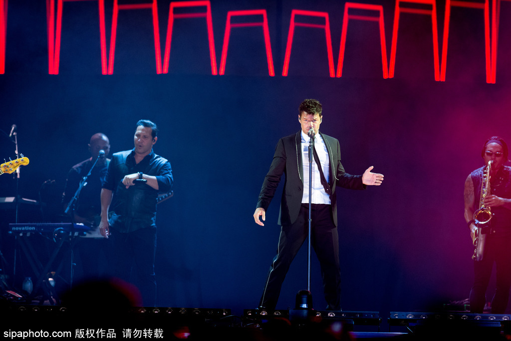 拉丁歌王瑞奇·馬丁西班牙火爆開(kāi)唱彰顯個(gè)人魅力