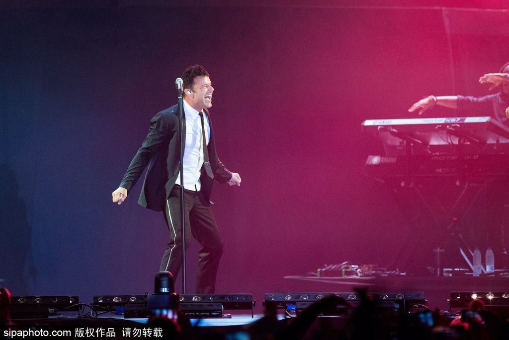 拉丁歌王瑞奇·馬丁西班牙火爆開(kāi)唱彰顯個(gè)人魅力