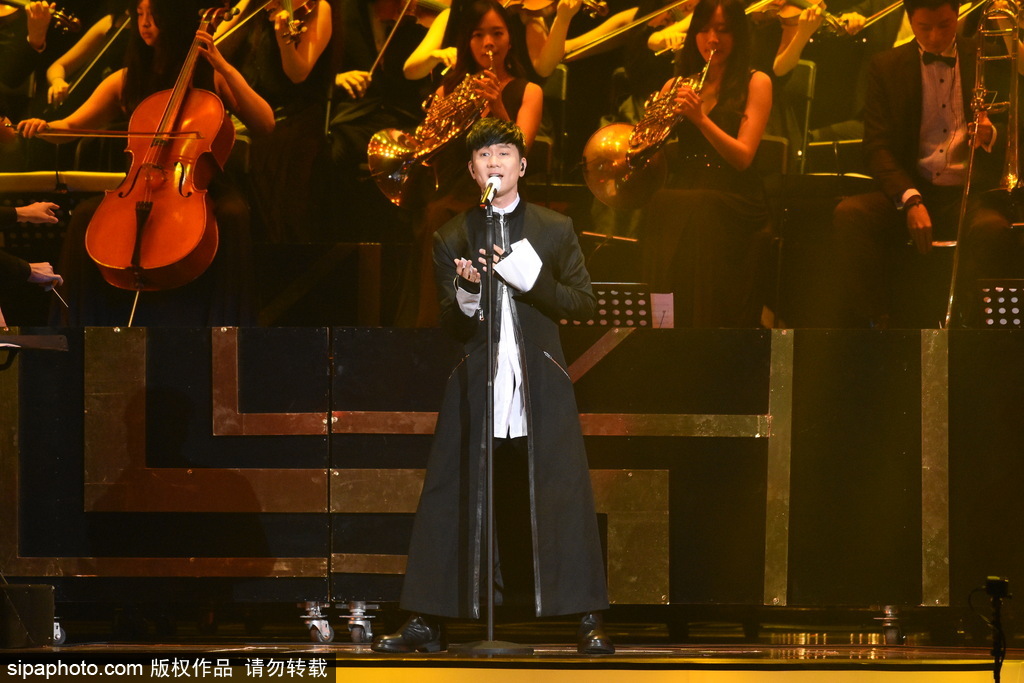 2017 hito流行音樂獎(jiǎng)?lì)C獎(jiǎng)禮：林俊杰黑衣登臺(tái)深情獻(xiàn)唱