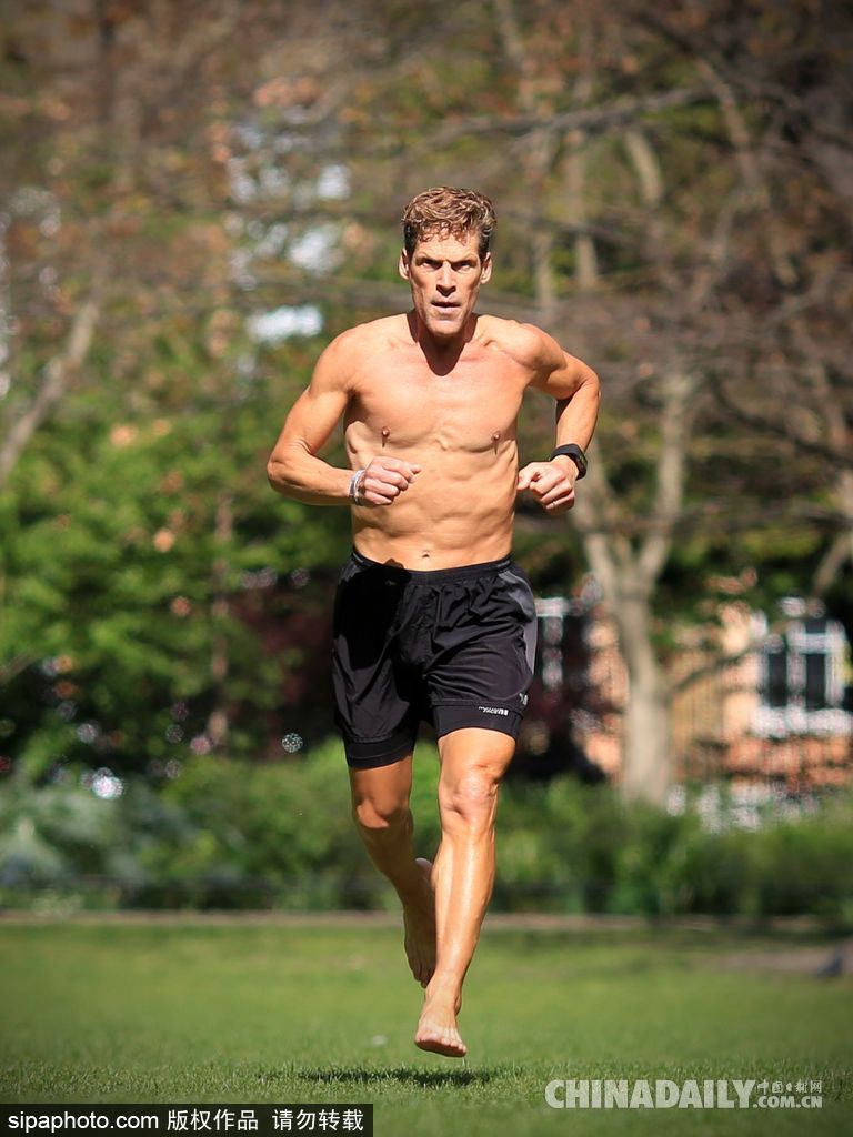 走近超級(jí)馬拉松之王迪恩·卡納西斯 曾50天不間斷跑完50個(gè)馬拉松