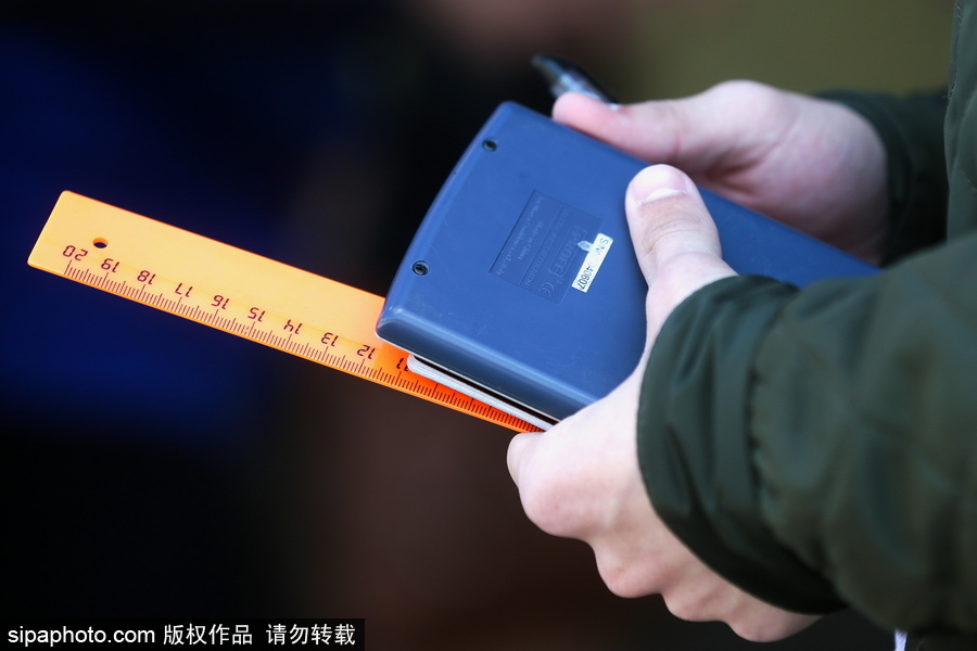 俄羅斯高考物理科目開考 探訪考試現場