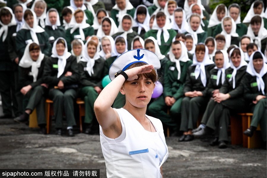 不輸超模！俄羅斯女子監(jiān)獄舉行時裝秀