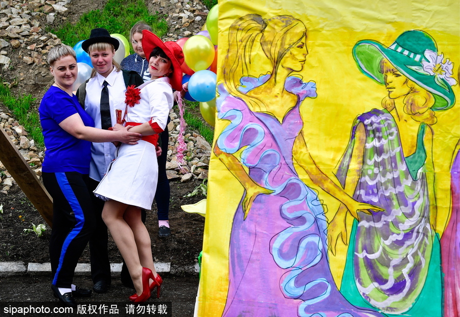 不輸超模！俄羅斯女子監(jiān)獄舉行時(shí)裝秀