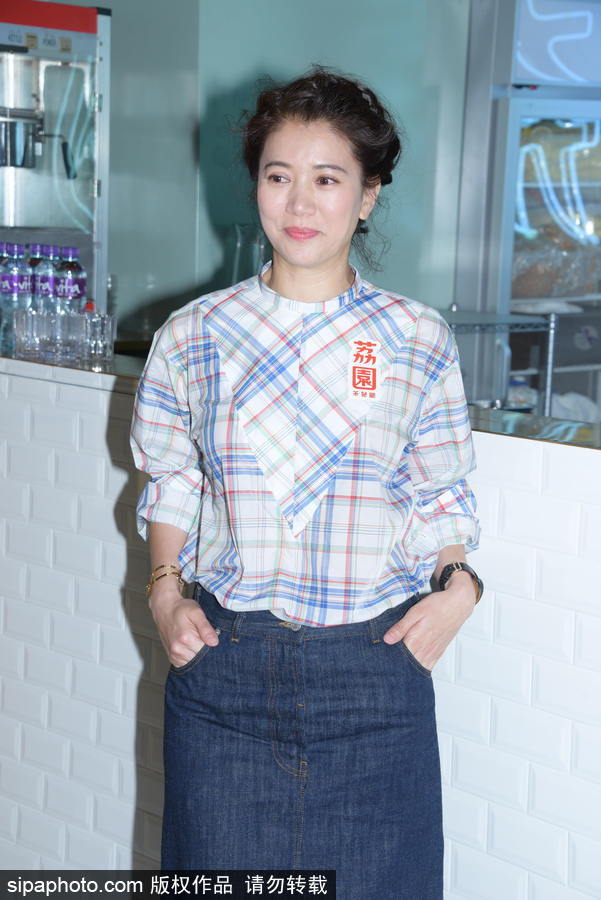 袁詠儀自曝去餐廳吃飯責罵老公兒子只顧玩手機