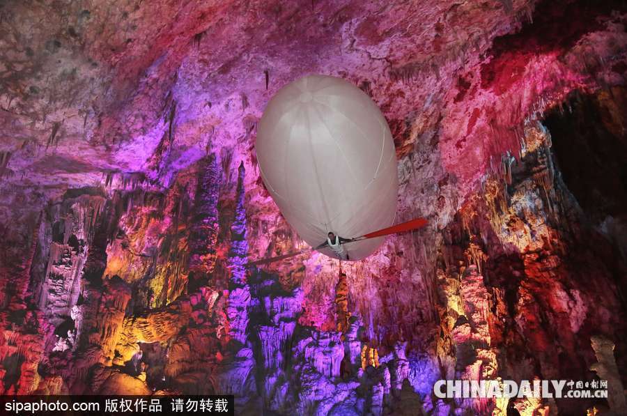 法國科學(xué)家研發(fā)新式飛艇 可在巖洞內(nèi)自由滑翔