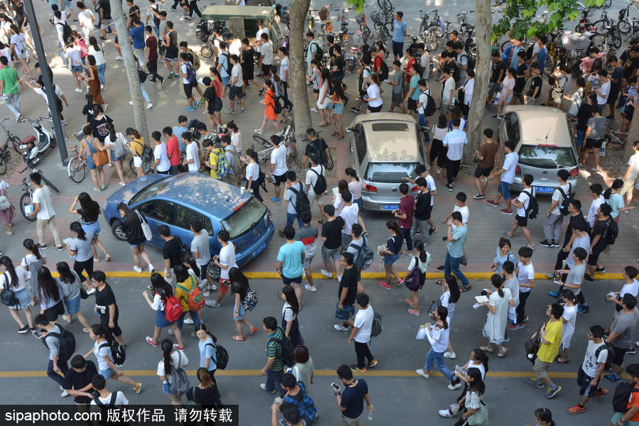 山東聊城：2017全國大學(xué)英語四六級(jí)開考 場面火爆堪比“春運(yùn)”現(xiàn)場