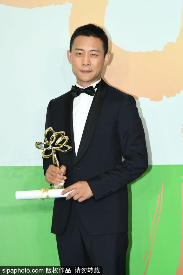 上海電視節(jié)白玉蘭獎(jiǎng) 張譯殷桃憑《雞毛飛上天》分獲最佳男女主角