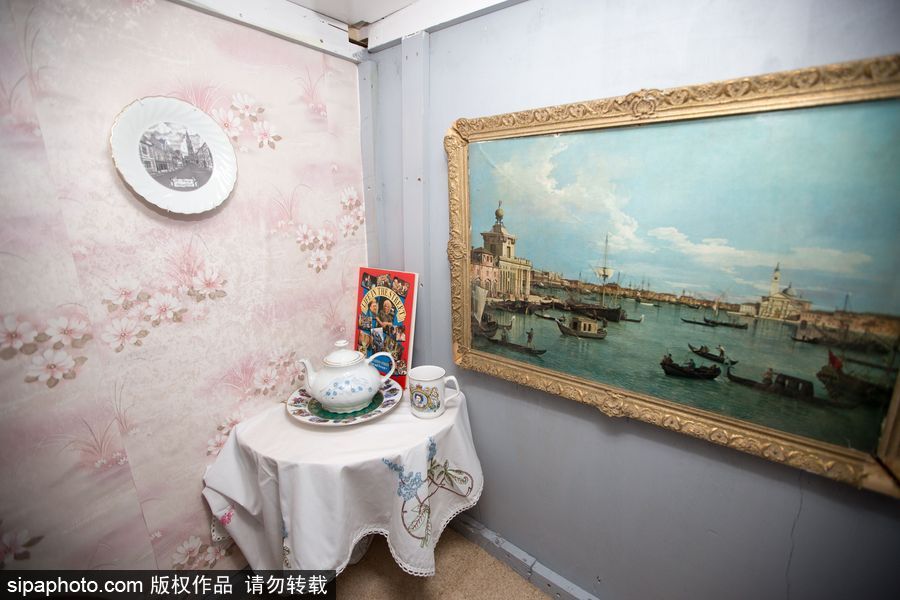 英國奇葩發(fā)明家打造世界首座海灘地下小屋