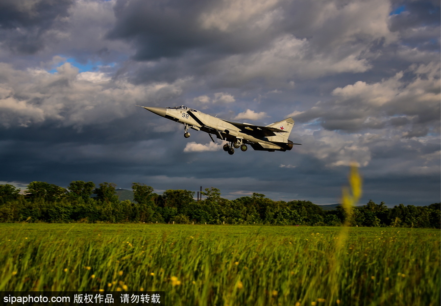 沖上云霄 俄羅斯戰機航空團訓練大片既視感