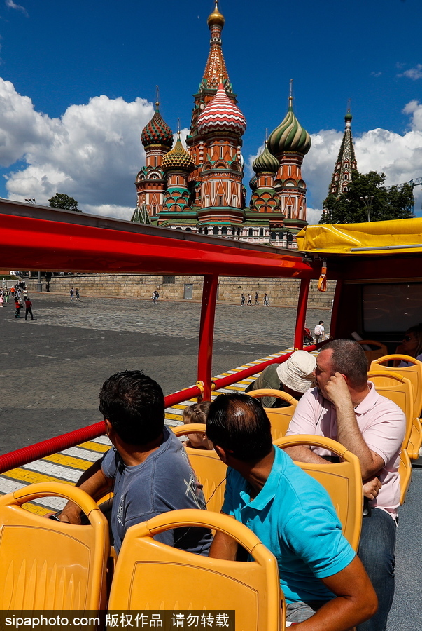 跟隨游客游覽莫斯科 觀光車(chē)視角下的俄羅斯城市風(fēng)光