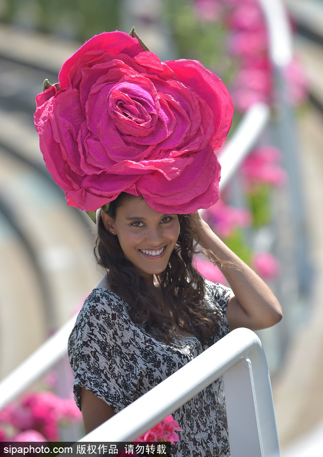 英國皇家阿斯科特賽馬會(huì)開幕 美女云集“貌美如花”