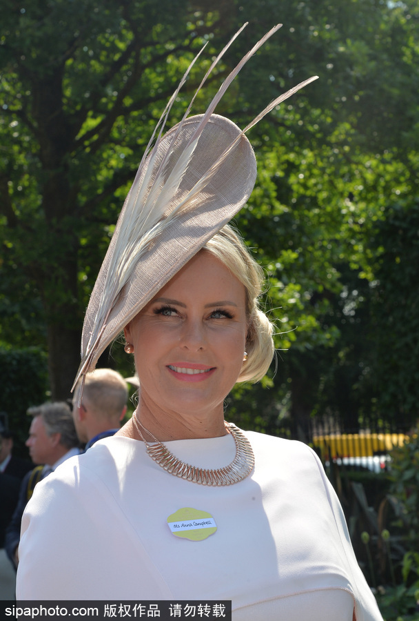英國皇家阿斯科特賽馬會開幕 美女云集“貌美如花”