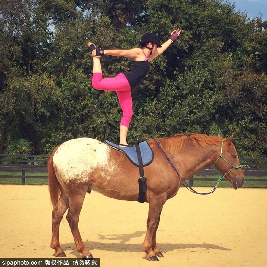請收下我的膝蓋！國際瑜伽日盤點全球超牛瑜伽大神