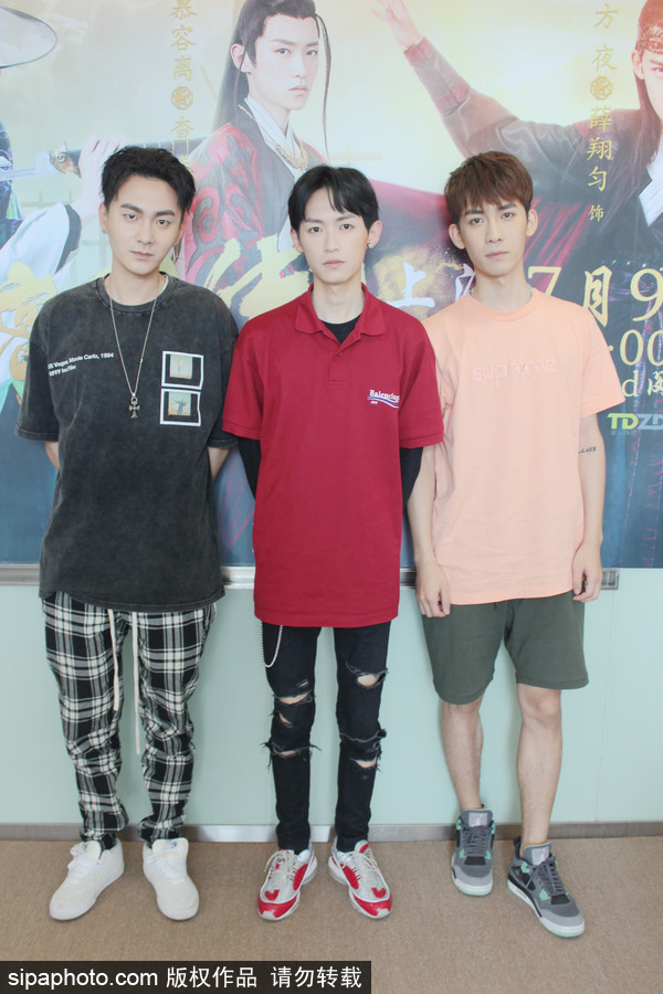 《刺客列傳》寫真書上海簽售 查杰、薛翔勻、劉彤現身與粉絲親密互動