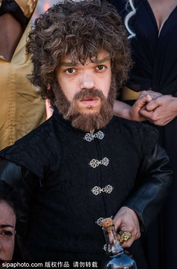 《權(quán)力的游戲》第七季開(kāi)播 意大利死忠粉COS劇中人物神還原現(xiàn)場(chǎng)嗨翻天