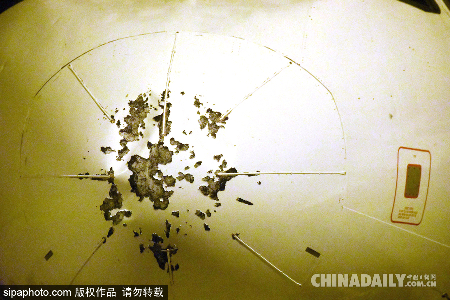 土耳其暴雨冰雹天氣襲擊 一架飛機(jī)受損緊急迫降