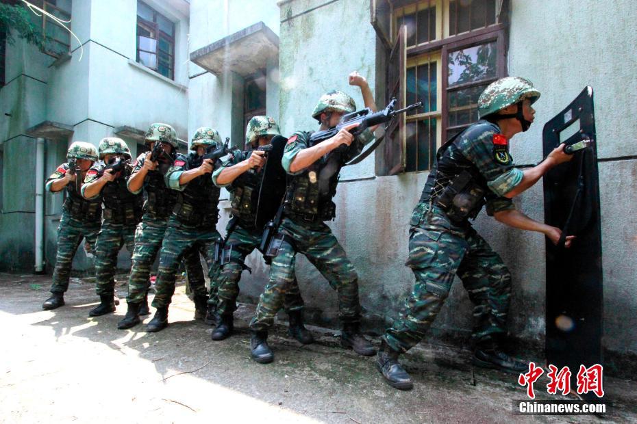 浙江開(kāi)展“武警+特警”聯(lián)合反恐特戰(zhàn)訓(xùn)練