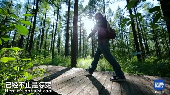 英國(guó)小哥到河北塞罕壩避暑，竟意外收獲了一個(gè)美麗的故事丨好運(yùn)中國(guó)