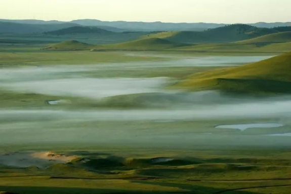 英國(guó)小哥到河北塞罕壩避暑，竟意外收獲了一個(gè)美麗的故事丨好運(yùn)中國(guó)