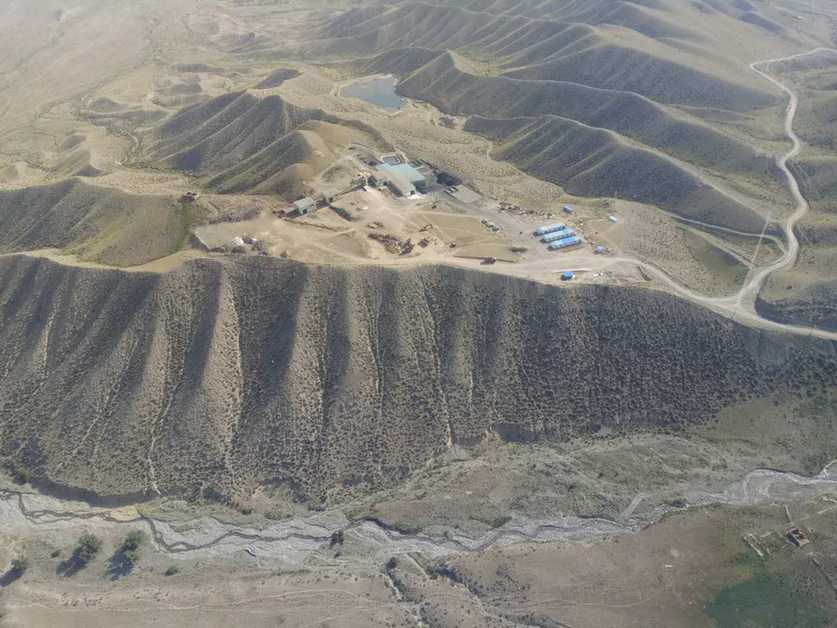 新疆軍區全力做好精河縣抗震救災工作 上百名官兵展開救援