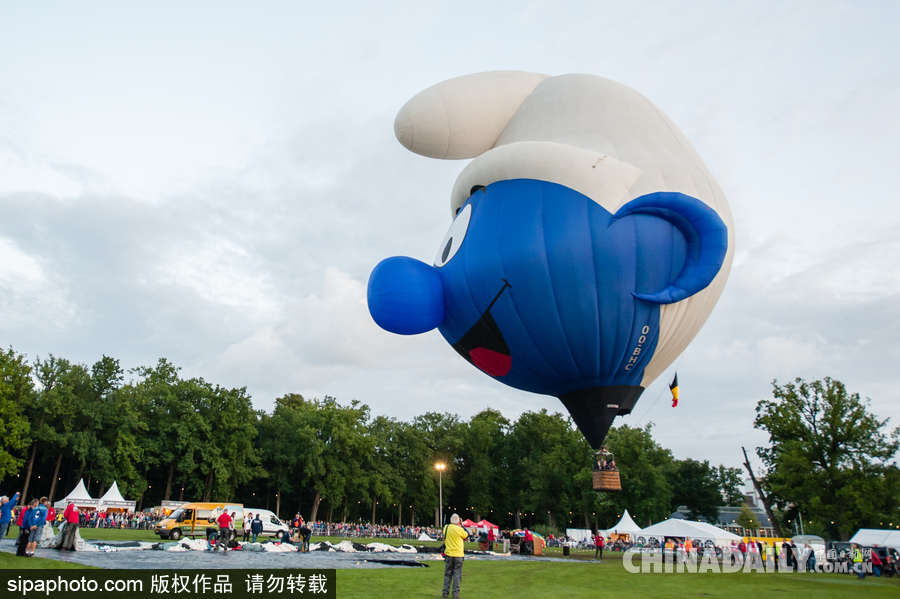 藍天下的飛行浪漫！荷蘭巴訥費爾德熱氣球節開幕