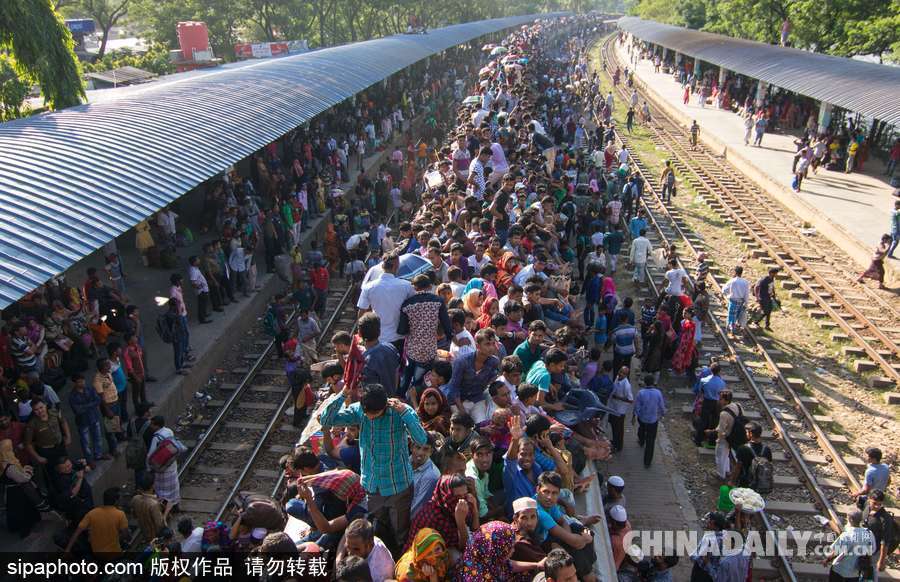 宰牲節(jié)即將到來 孟加拉國“火車大軍”購票場(chǎng)面不輸中國春運(yùn)