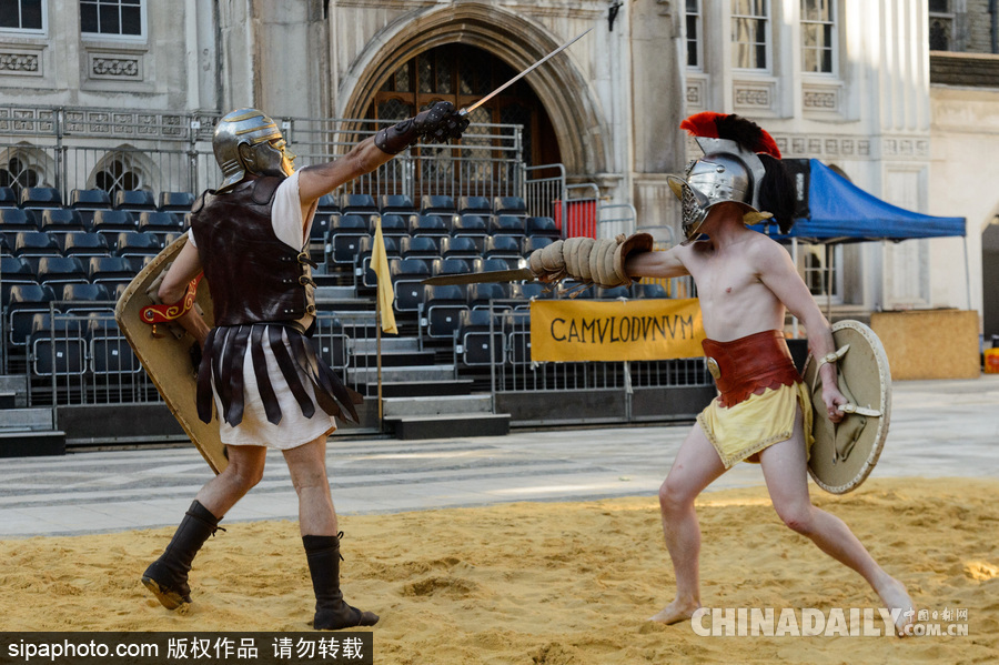 英國倫敦舉行古典角斗士大戰 模樣逼真重現歷史