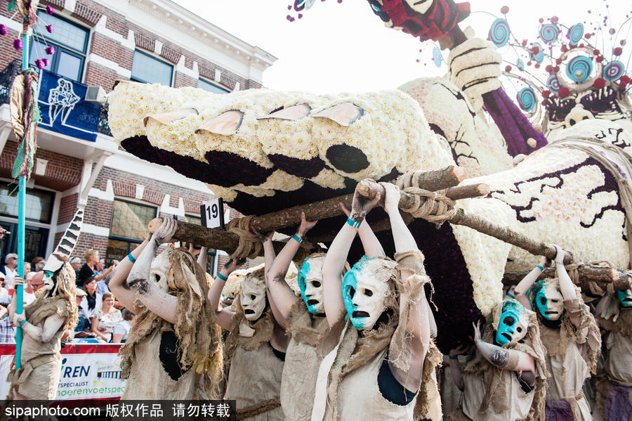 鮮花還能這樣玩 荷蘭鮮花大游行現巨型花卉“怪獸”