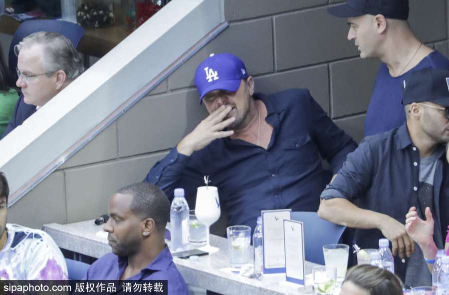 “小李子”萊昂納多現身美網賽場 坐角落與友人熱聊