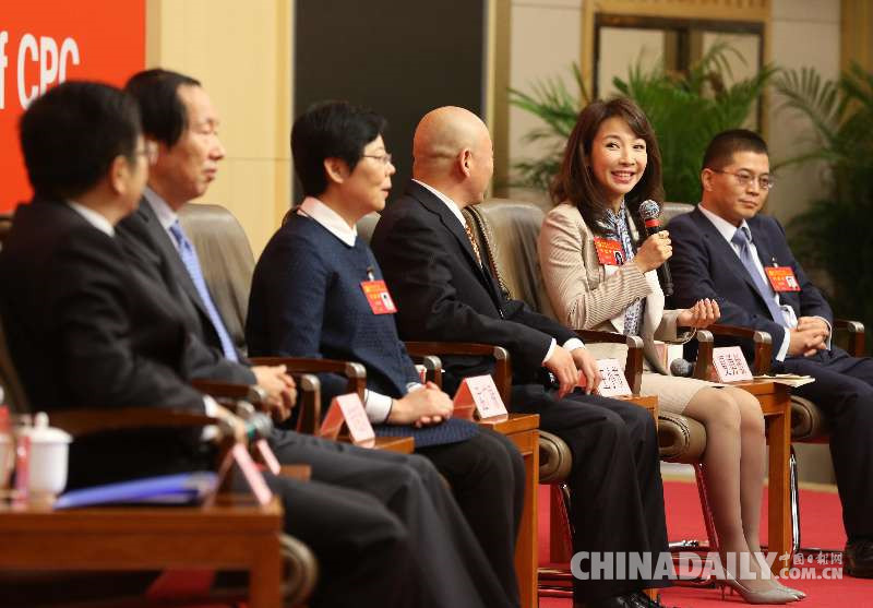 十九大新聞中心舉行“文化發展開創新局面”集體采訪