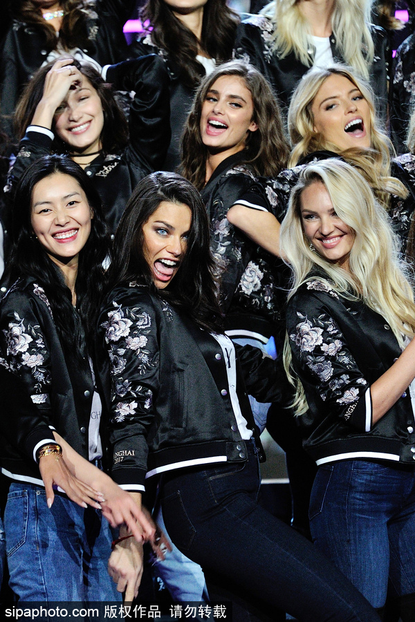 維密天使上海集結(jié)長腿霸屏 劉雯、何穗領(lǐng)銜中國軍團(tuán)