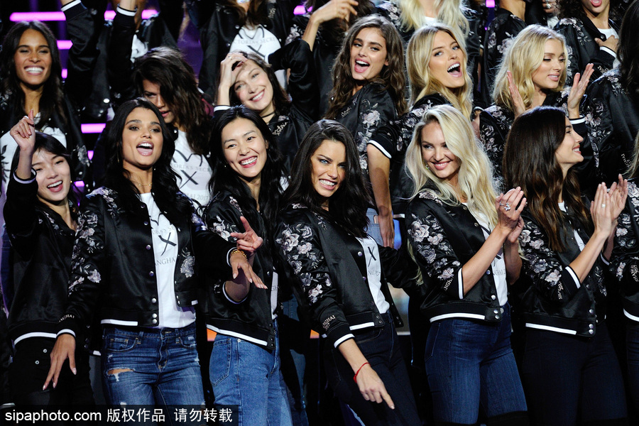 維密天使上海集結長腿霸屏 劉雯、何穗領銜中國軍團