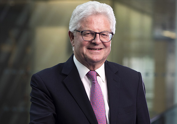 勞合社董事長約翰·尼爾森：安然度過保險市場的“狂風暴雨”