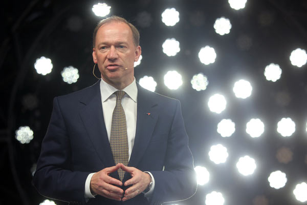 邁凱倫首席執行官邁克·弗萊維特：用最好的跑車“搶風頭”