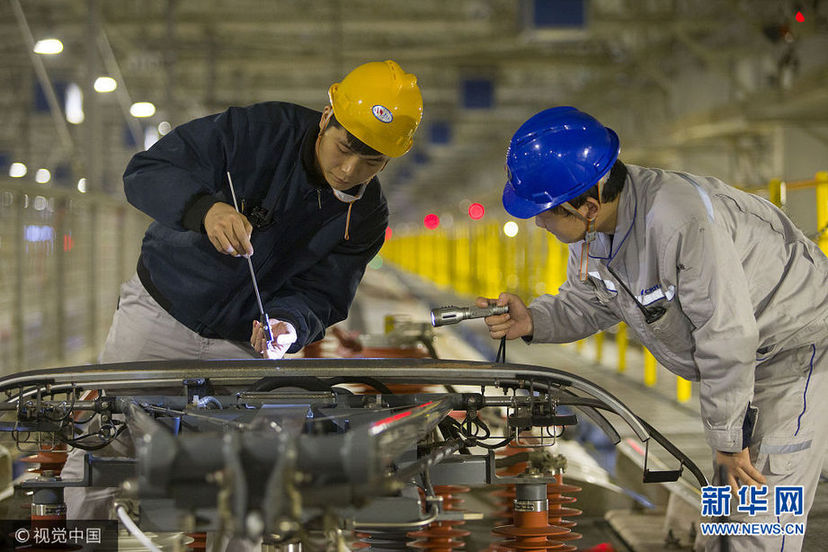 西安：動(dòng)車“體檢” 備戰(zhàn)西成高鐵開通