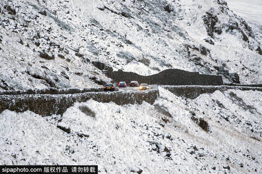 英國蘭伯利斯迎降雪天氣 一片銀裝素裹