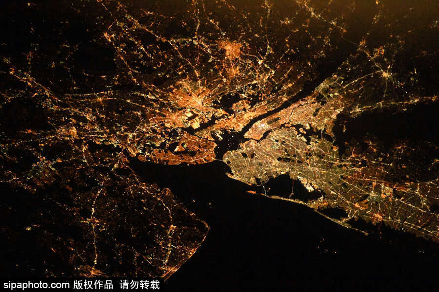 國際空間站視角下的地球城市 燈火點(diǎn)點(diǎn)如璀璨星空