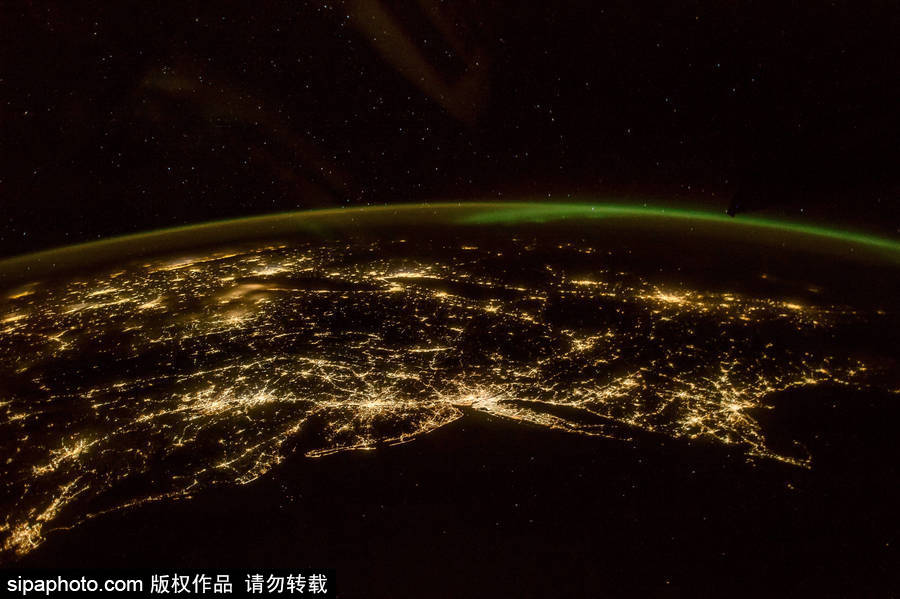 國際空間站視角下的地球城市 燈火點(diǎn)點(diǎn)如璀璨星空